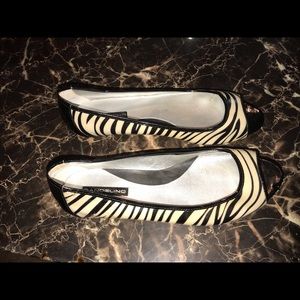Bandolino Zebra Pattern Open Toe Flats, Sz 9